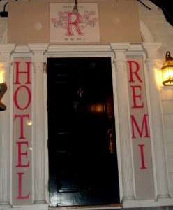 Remi entrance to hotel